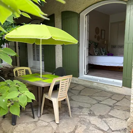Bed & Breakfast Boheme Chic *
